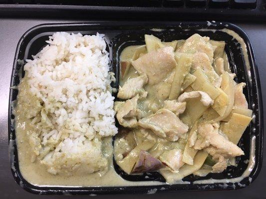 Delicious green curry! They actually add more than 3 pieces of chicken unlike the other Thai food trucks.