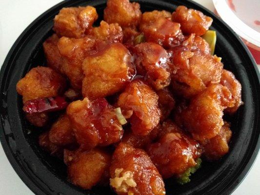 General Tso chicken (barely any sauce)