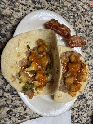 Tacos de papas a la Mexicana and papas y chorizo