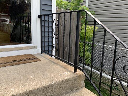 Front step railing