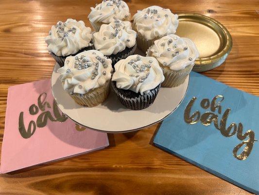 Yummy Gender Reveal cupcakes!! In less than 24 hours too!