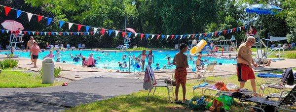 FAMILY POOL with 2 diving boards and water slide