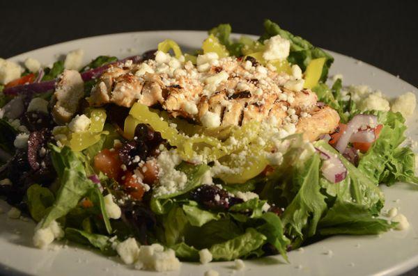 Greek salad with grilled chicken