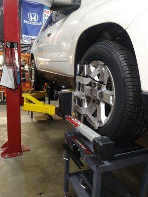 4 wheel alignment service.