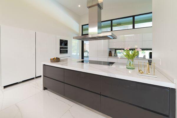 Modern Kitchen in High Gloss white. 
 Location: Pinecrest, FL