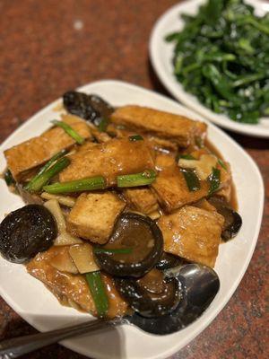 12. Tofu with Brown Sauce