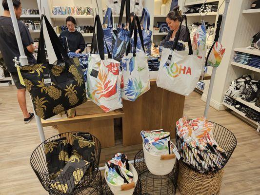 @Aloha Collection; 12/27/2023.If u enjoy "Splash Proof"Tote Bags,Fanny packs, Pouches,& "Aloha" Flare stuffs,Shop here! 20% off these items!