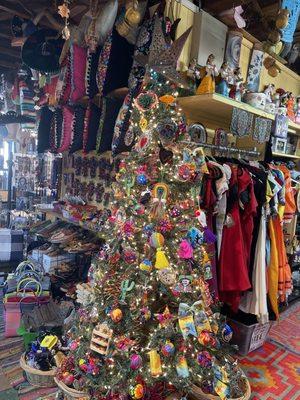 Make your own Mexican Christmas tree...