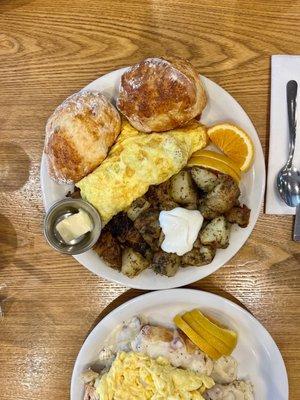 Salmon omelet w/biscuits & potatoes