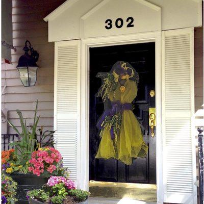 Enter our front door to receive fabulous fashion and the best in customer service.