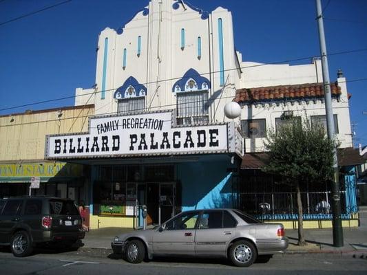 Billiard Palacade outside