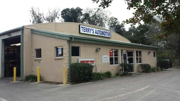 Terry's Automotive is located 6501 SW Archer Rd Gainesville, FL 32608