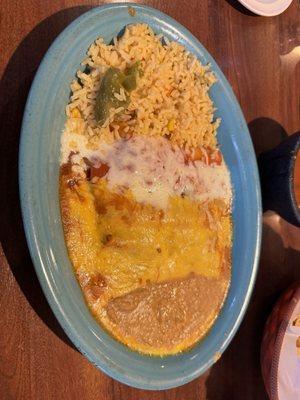 Chicken, cheese, and beef enchiladas (from the Guanajuato plate)