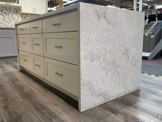 Waterfall countertop with what shaker drawers