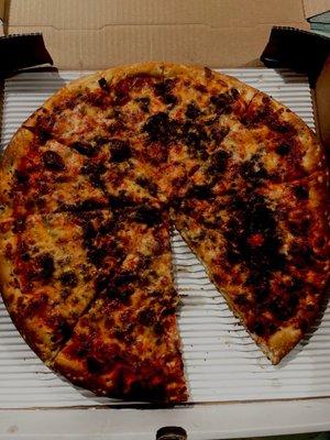 Cheese pizza with beef