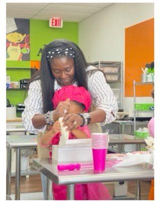 Cupcake decorating