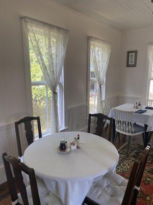 Kitchen dining room