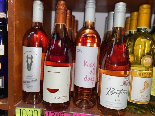 An assortment of Rosé.