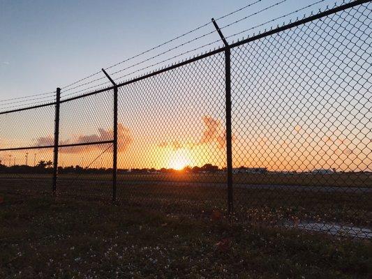 Sunset for my run around the airpark. ©@julieimagery