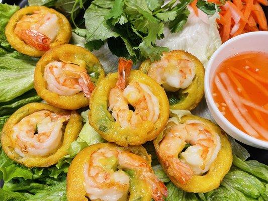 Bánh Khọt ( Vietnamese Prawns Coconut Pancakes)