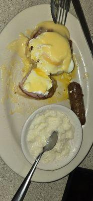 Perfect Eggs Benedict & Grits!