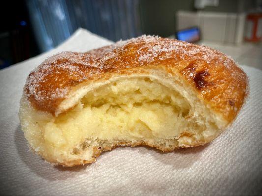 06.02.24 Inside the lilikoi malasada.....this thing is sooooo delicious!!!