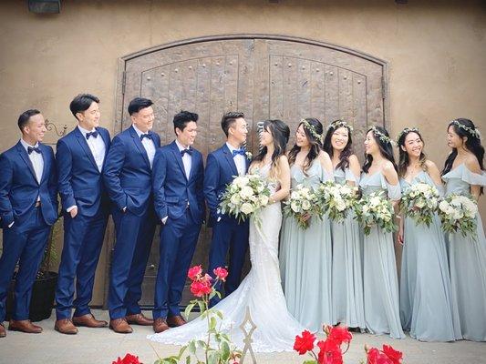 Beautiful bouquets & flower crowns