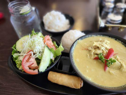 Yellow Curry with Chicken Lunch Special