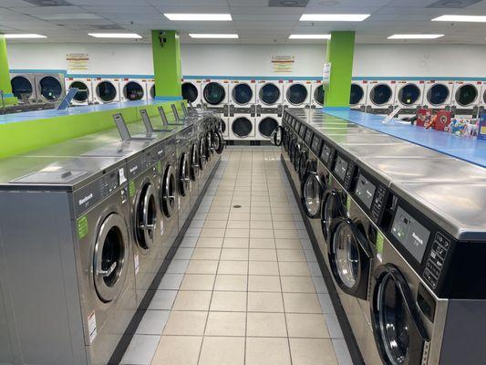 Lots of machines ensure your laundry gets CLEAN QUICK!