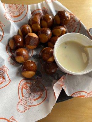 Pretzel bites