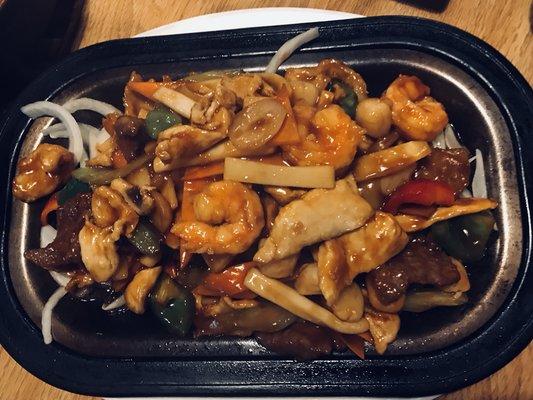 Sizzling hot iron plate shrimps