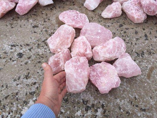 Rose quartz rough stones