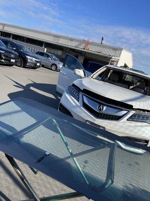 Oakland Acura Replacing 2020 RDX windshield