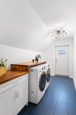 Finished laundry room.