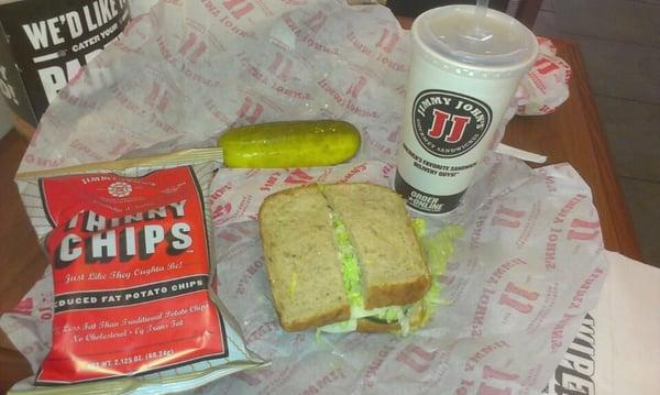 Veggie on Wheat with Thinny Chips, pickle and a drink