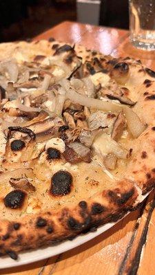 Funghi e Cipolle Pizza