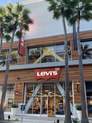 Levis at The Pike in Long Beach