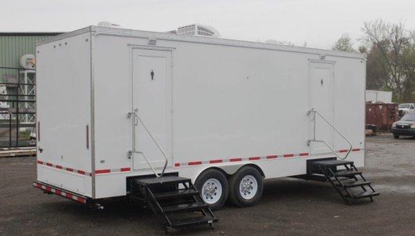 22 Ft. BL Luxury Restroom Trailer w/ 250 gallon water tank.  AC Lights sinks and 5 stalls / 2 urinals