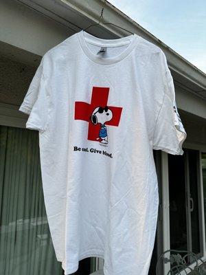 Snoopy shirt with blood donation