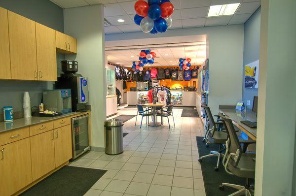 Complimentary refreshments and snacks. Work desks. Pro Shop.