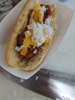 Chili cheese dog