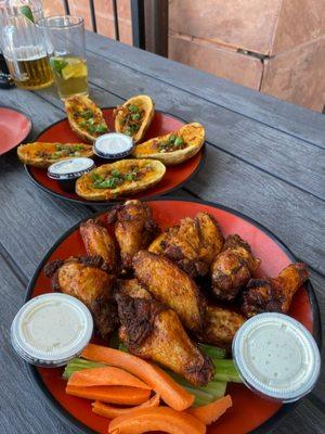 Wings and potato skins! Delicious!