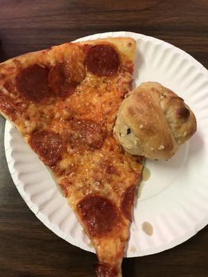 Pepperoni pizza with garlic knot