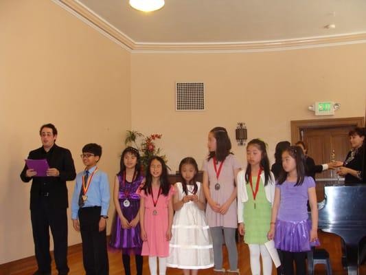 Piano school, music school, voice teacher, voice school, violin, voice, teacher, kids, piano for children, group class piano