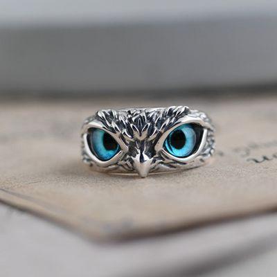 Owl with blue eyes ring