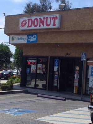 7 Star Donut, used to be Donut Deli. Most menu items stayed the same.