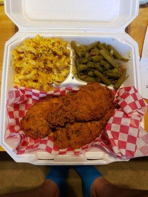 3 fried chicken legs, green beans and Mac n cheese for the Soulfood Sunday special