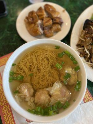 Wonton noodle soup with roasted duck on the side