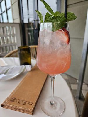 Rose Sangria w Mirabeau Gin