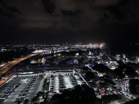 Night view of port/Bayside